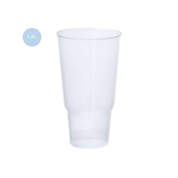 Vaso de 1,2L de capacidad en resistente y flexible material PP. Reutilizable y en acabado translúcido, con forma especial en la parte inferior para adaptarse a posavasos.