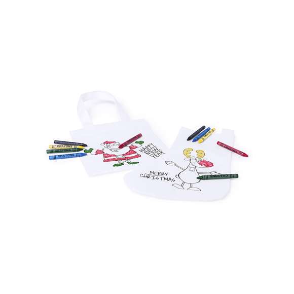 Calcetín de non-woven en color blanco especialmente diseñado para colorear con ceras. Incluye 5 ceras de cuerpo cilíndrico en variados colores. Con cinta para colgar y de acabado termosellado.