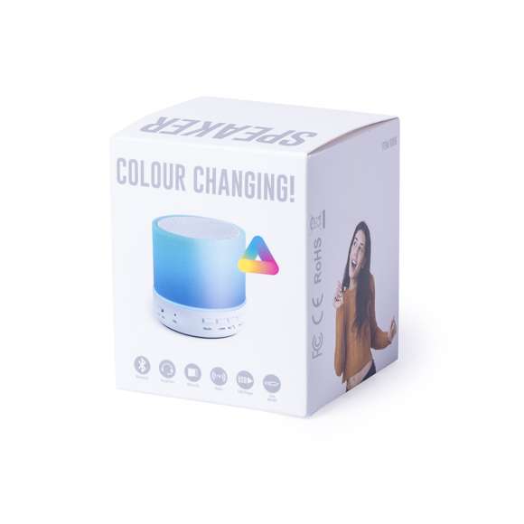  	Altavoz de Tecnología Led Inteligente y conexión Bluetooth®. 3W de potencia, con ranura USB para reproducir música desde unidad externa y función manos libres. Ranura para tarjetas micro SD de hasta 32 GB de capacidad, entrada auxiliar de línea mediante conexión jack de 3,5mm y base antideslizante. Radio FM, con luz multicolor, recargable mediante cable USB -incluido- y presentado en una atractiva caja de diseño.