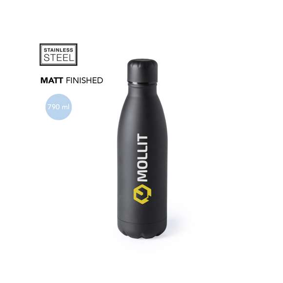 Bidón fabricado en acero inox de 790ml. Con tapón de seguridad de rosca. De original acabado mate completo en vivos y variados colores. Presentado en atractiva caja de diseño.