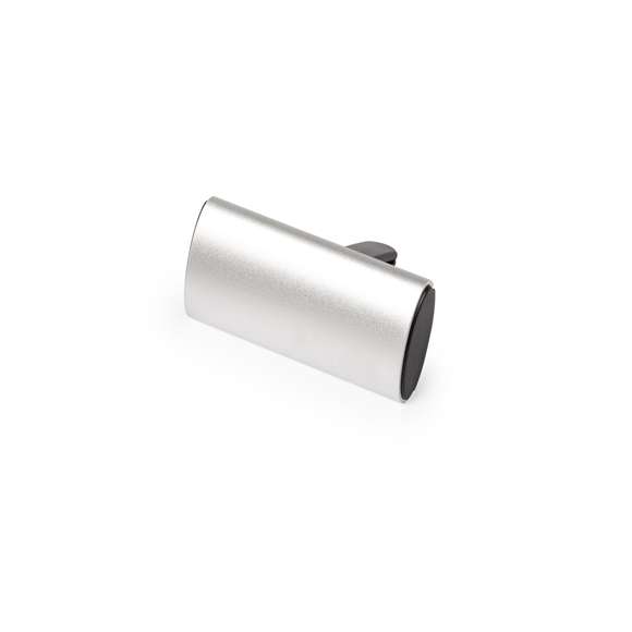  	Ambientador para rejilla de coche en elegante diseño. Con frontal deslizante en aluminio granulado y resistente pinza para rejilla. Con bolitas de perfume de aroma limón y disponible en acabados plateado y negro.