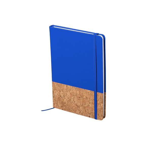 Bloc de notas de línea nature en combinación de corcho natural con polipiel de tapas rígidas. Con 100 hojas lisas con acabado natural, elástico de sujeción y marcapáginas de tela a juego. Disponible en variada gama de colores.