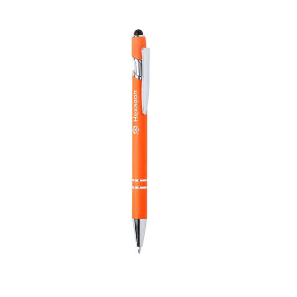 Bolígrafo puntero de mecanismo pulsador y original diseño. Cuerpo de aluminio acabado goma, especialmente diseñado para marcaje en láser y mostrar el logotipo en tono plateado. Con accesorios cromados y clip metálico. Disponible en variada gama de colores, con cartucho jumbo y tinta azul.
