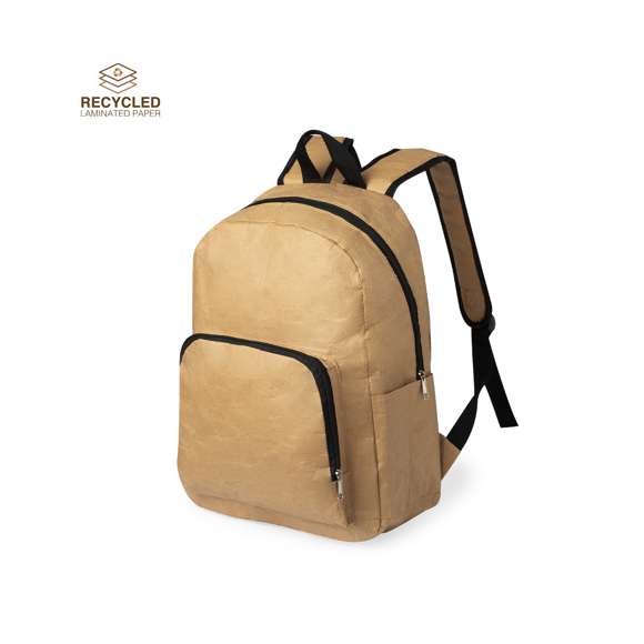 Innovadora mochila en papel laminado ultra resistente de 130 g/m2, resistente a las salpicaduras de agua. Compartimento principal y amplio bolsillo en frontal con cierres de cremallera. Asa de transporte y accesorios en color negro, con cintas de hombros acolchadas y ajustables.