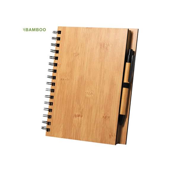 Set de libreta y bolígrafo de línea nature. Libreta de anillas con tapas rígidas en bambú, con soporte para el bolígrafo. De 80 hojas con diseño eco y disposición a una raya. Bolígrafo de mecanismo pulsador, con cuerpo de bambú y tinta negra.