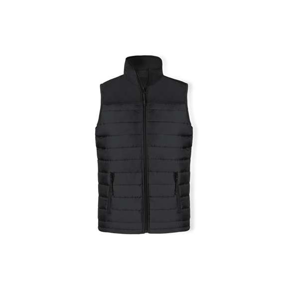 Chaleco impermeable y transpirable en combinación de materiales soft shell y poliéster. De elegante construcción en color negro, con cierre de cremallera y bolsillos laterales de cremallera con tiradores para fácil apertura. Disponible en tallas S, M, L, XL, XXL.