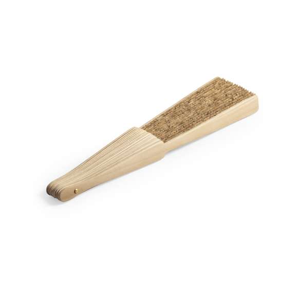 Abanico de línea nature, con varillas de madera y tela en corcho natural. Presentado en caja individual de diseño eco.