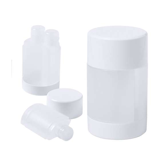Set de viaje de 3 accesorios en resistente PP. Incluye 3 botes para gel y champú con cierre hermético. Presentado en estuche de original diseño.