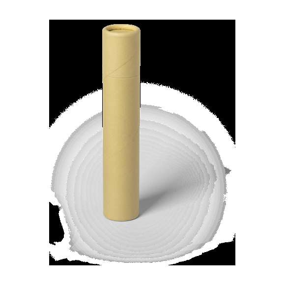 Set de 5 piezas en estuche cartón reciclado. Incluye 2 lápices de madera (sin afilar) con cuerpo cilíndrico de acabado natural, bolígrafo en cartón, sacapuntas de madera y goma de borrar. Tapa en cartón.