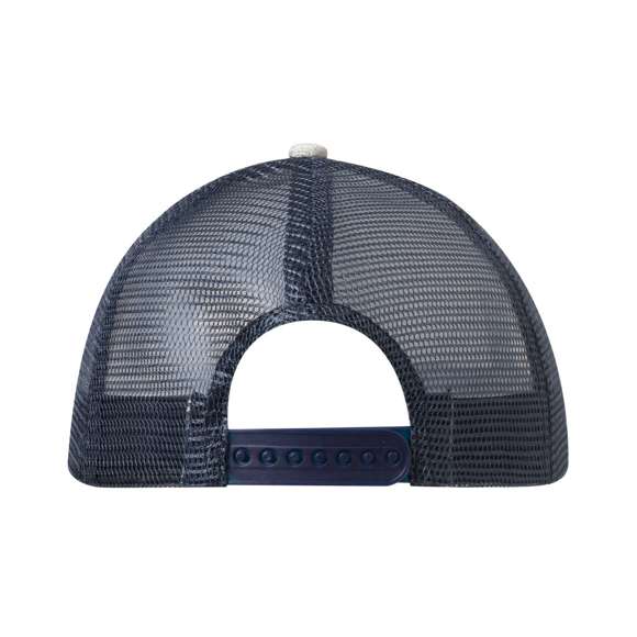 Gorra de 6 paneles en originales combinaciones bicolor. De poliéster, con tela de rejilla, orificios de ventilación frontales bordados y cierre ajustable de plástico.
