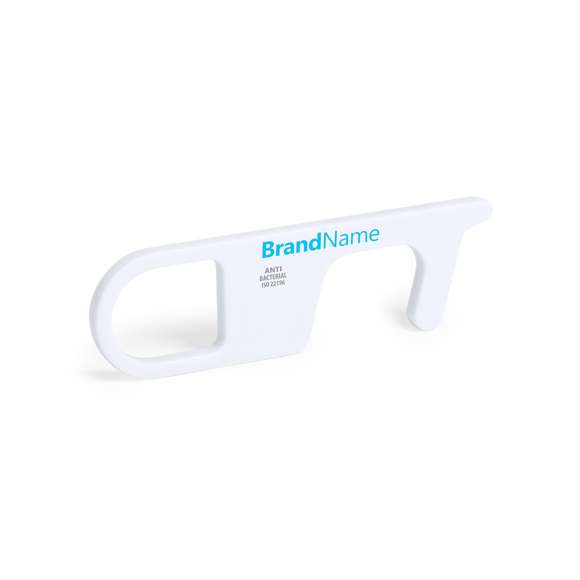 Llavero higiénico antibacteriano y anti-contacto, fabricado en resistente ABS de acabado sólido. Especialmente diseñado para evitar tocar con las manos superficies de uso común (picaportes de puertas, interruptores, grifos de uso público, cajeros automáticos...). Con cómodo troquel para el dedo y presentado en bolsita individual. Recomendado para marcaje en tampografía.Los productos con tratamientos antibacterianos son capaces de reducir drásticamente las cargas bacterianas presentes en las superficies de los materiales, gracias a la incorporación de agentes microbianos permanentes estáticos, con alta efectividad para inhibir y prevenir la contaminación bacteriana.Artículo de acuerdo al estándar ISO 22196, que determina la actividad antibacteriana en materiales plásticos y superficies no porosas, lo que permite conocer la efectividad de inhibición microbiana que tienen los aditivos sobre los objetos tratados mediante una evaluación cuantitativa.