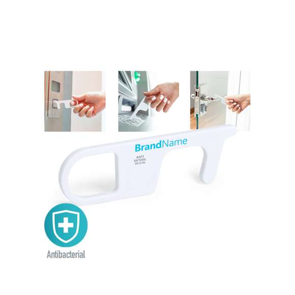 Llavero higiénico antibacteriano y anti-contacto, fabricado en resistente ABS de acabado sólido. Especialmente diseñado para evitar tocar con las manos superficies de uso común (picaportes de puertas, interruptores, grifos de uso público, cajeros automáticos...). Con cómodo troquel para el dedo y presentado en bolsita individual. Recomendado para marcaje en tampografía.Los productos con tratamientos antibacterianos son capaces de reducir drásticamente las cargas bacterianas presentes en las superficies de los materiales, gracias a la incorporación de agentes microbianos permanentes estáticos, con alta efectividad para inhibir y prevenir la contaminación bacteriana.Artículo de acuerdo al estándar ISO 22196, que determina la actividad antibacteriana en materiales plásticos y superficies no porosas, lo que permite conocer la efectividad de inhibición microbiana que tienen los aditivos sobre los objetos tratados mediante una evaluación cuantitativa.