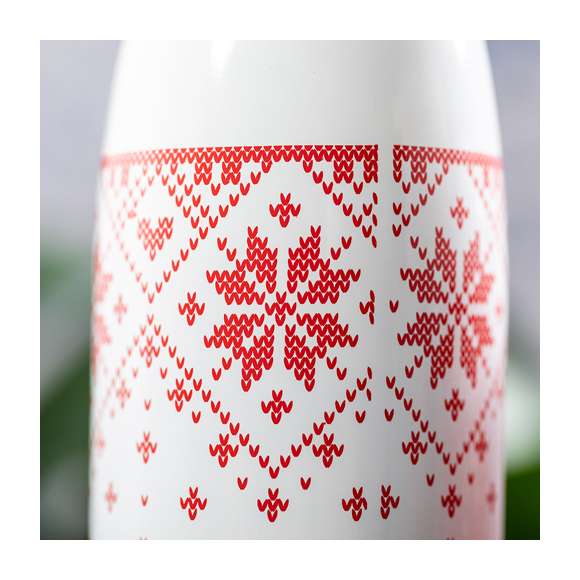 Bidón de 790ml de capacidad con cuerpo de acero inox brillo y diseño bicolor de navidad. Con tapón de seguridad y presentado en atractiva caja de diseño.