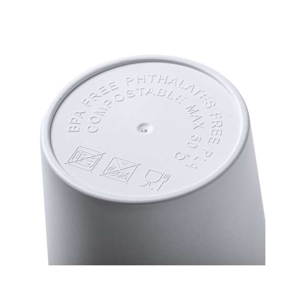 Vaso de linea nature, fabricado en PLA 100% compostable. 450ml de capacidad, de acabado sólido y con tapa dosificador de seguridad en mismo material, libre de BPA.  Producto fabricado con material PLA, procedente de materias primas renovables, con importantes propiedades como la versatilidad y la resistencia, destacando entre todas ellas la de compostabilidad.