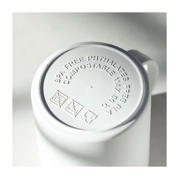 Taza de línea nature en PLA 100% compostable. 350ml de capacidad, de acabado sólido y libre de BPA.  Producto fabricado con material PLA, procedente de materias primas renovables, con importantes propiedades como la versatilidad y la resistencia, destacando entre todas ellas la de compostabilidad.