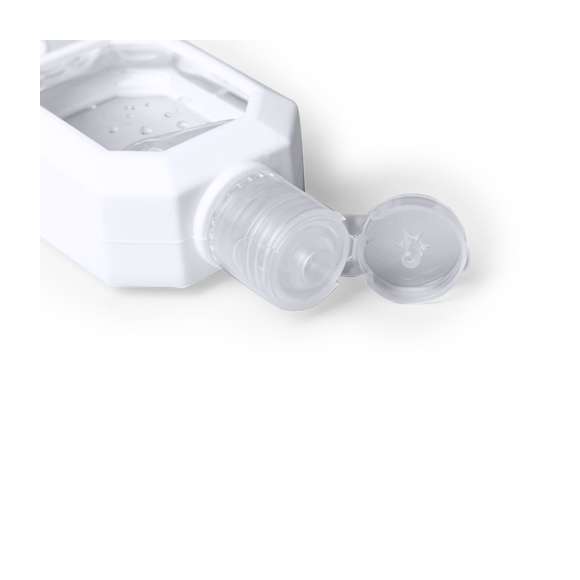 Gel hidroalcohólico para higiene y limpieza de la piel en bote rellenable de 30 ml, con extracto balsámico de Aloe Vera. Cuerpo en suave silicona de color blanco, con dosificador, tapón de seguridad y cordón en mismo material para transporte / fijación. Solución con 65% de contenido de alcohol.  Disponible certificación 94/62/EC.  Artículo con certificación GMP (Good Manufaturing Practices / Normas de Correcta Fabricación) que garantiza el cumplimiento de rigurosas medidas de control para la obtención de un producto seguro y de calidad.