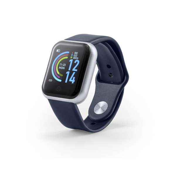 Reloj inteligente multifunción de diseño casual, con conexión Bluetooth®. Elegante caja con correa en material TPU y pantalla LCD táctil integrada de 1,44 pulgadas, que lo convierten en el gadget perfecto para todo tipo de actividades deportivas, de ocio y para el día a día.  Con funciones monitor de frecuencia cardíaca, presión arterial y oxígeno en sangre, monitor de sueño, cámara remota, alarma, antipérdida y podómetro.  Resistente a salpicaduras de agua, con APP disponible para iOS y Android. Presentado en atractiva caja de diseño. Disponible manual de instrucciones en español e inglés.