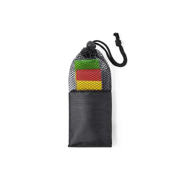 Set de gomas elásticas para los más deportistas. Incluye 3 cintas de 30x5 cm, fabricadas en resistente material TPE y 3 niveles de resistencia: ligera, media y fuerte. Presentado en funda de poliéster con cierre de cordón y accesorio de ajuste.