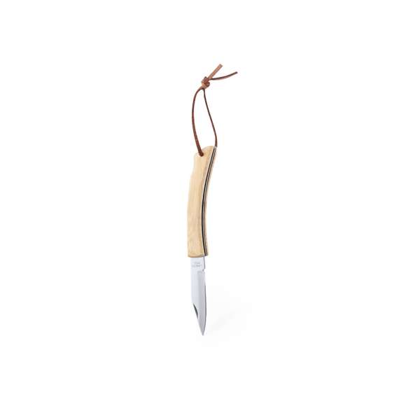  	Navaja de línea nature con hoja de acero inox y resistente empuñadura de bambú con bloqueo de seguridad. Con cinta para transporte en polipiel y presentada en caja individual.