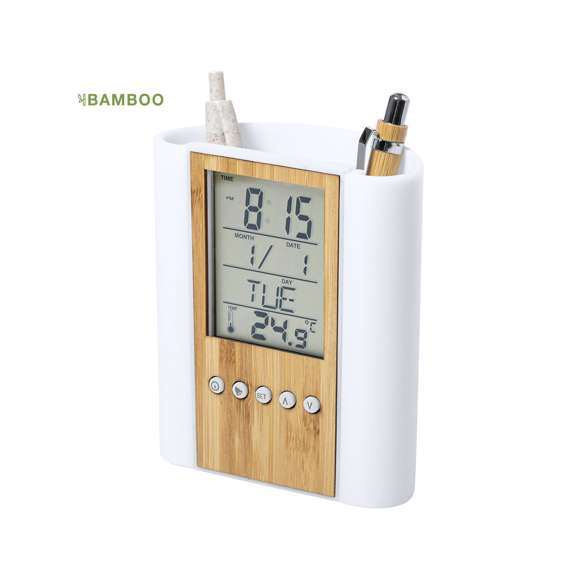 Lapicero de línea nature con reloj multifunción integrado. Fabricado en combinación de materiales bambú y ABS. Funciones termómetro, calendario y alarma temporizador y recordatorio de cumpleaños.  Alimentación a pilas (de botón incluidas) y presentado en atractiva caja de diseño eco. Disponible manual de instrucciones en español e inglés.