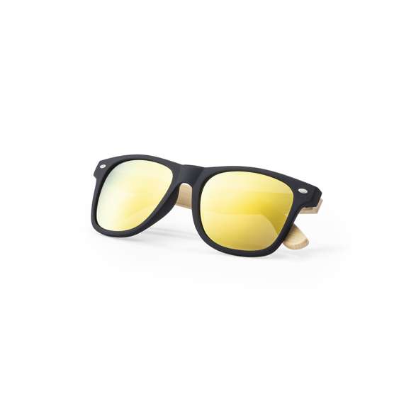  	Gafas de sol de línea nature con protección UV400. Montura negra en resistente material PC y patillas en bambú. Lentes AC (acetato de celulosa) de acabado espejo, disponibles en variada gama de colores. Presentada en atractiva caja de diseño eco.