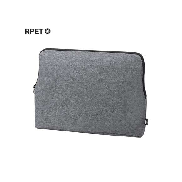 Funda para ordenador portátil de línea nature y en resistente 600D RPET efecto melange, elaborado a partir de plástico reciclado para así fomentar la reutilización de residuos plásticos y contribuir a la sostenibilidad del planeta. Detalles en negro y compartimento principal con cierre de cremallera. Interior totalmente acolchado y forrado, con distintivo RPET en etiqueta exterior.