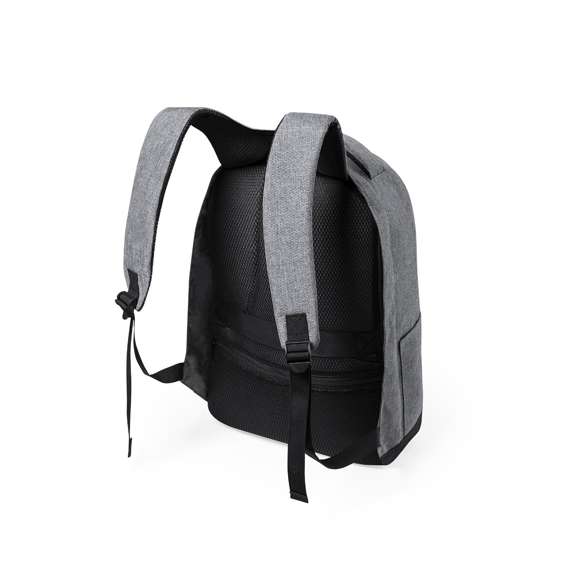 Mochila de negocios antirrobo de línea nature y en resistente 600D RPET efecto melange, elaborado a partir de plástico reciclado para así fomentar la reutilización de residuos plásticos y contribuir a la sostenibilidad del planeta.Detalles en negro y base reforzada. Incluye bolsillo antirrobo para guardar objetos de valor. Bolsillo exterior de cremallera, con dos compartimentos interiores acolchados para ordenador portátil de hasta 15 pulgadas y tablet de hasta 12 pulgadas. Cintas de hombros y espalda con acolchado ergonómico y distintivo RPET en etiqueta exterior.