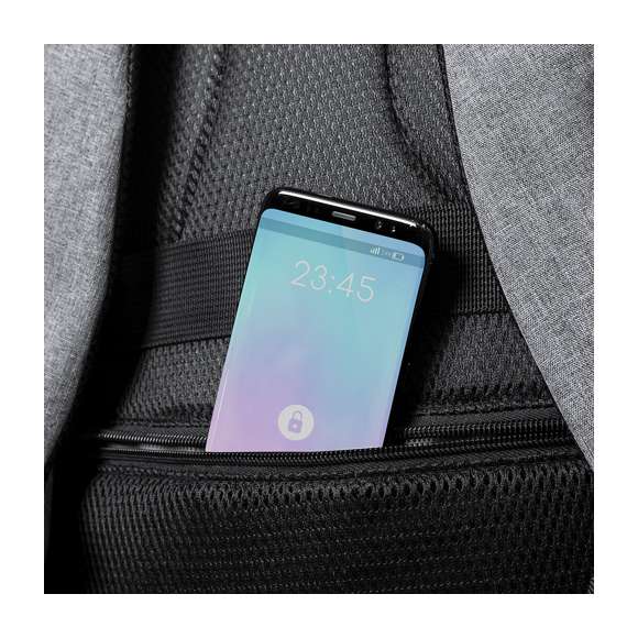 Mochila de negocios antirrobo de línea nature y en resistente 600D RPET efecto melange, elaborado a partir de plástico reciclado para así fomentar la reutilización de residuos plásticos y contribuir a la sostenibilidad del planeta.Detalles en negro y base reforzada. Incluye bolsillo antirrobo para guardar objetos de valor. Bolsillo exterior de cremallera, con dos compartimentos interiores acolchados para ordenador portátil de hasta 15 pulgadas y tablet de hasta 12 pulgadas. Cintas de hombros y espalda con acolchado ergonómico y distintivo RPET en etiqueta exterior.