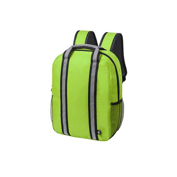 Mochila de línea nature y en resistente 600D RPET, elaborado a partir de plástico reciclado para así fomentar la reutilización de residuos plásticos y contribuir a la sostenibilidad del planeta. Con tiras reflectantes y disponible en variada gama de colores. Compartimento principal con cierre de cremallera y bolsillo lateral de redecilla de fácil acceso. Espalda y cintas acolchadas, con distintivo RPET en etiqueta exterior.