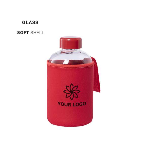 Bidón de 600ml de capacidad. Fabricado con cuerpo de cristal y tapón a rosca. Incluye funda de soft shell a juego, con asa de transporte. Disponible en variada gama de colores, y viene presentado en caja individual de atractivo diseño.