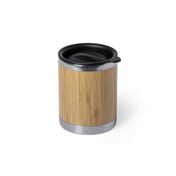 Vaso con 300ml de capacidad. Cuerpo en combinación bambú y acero inox de doble pared para mejor y más duradera conservación de la temperatura. Con original tapón dosificador de fácil apertura en negro. Es ideal para tener en tu escritorio, mesa o en cualquier superficie donde disfrutar tranquilamente de tu bebida favorita.