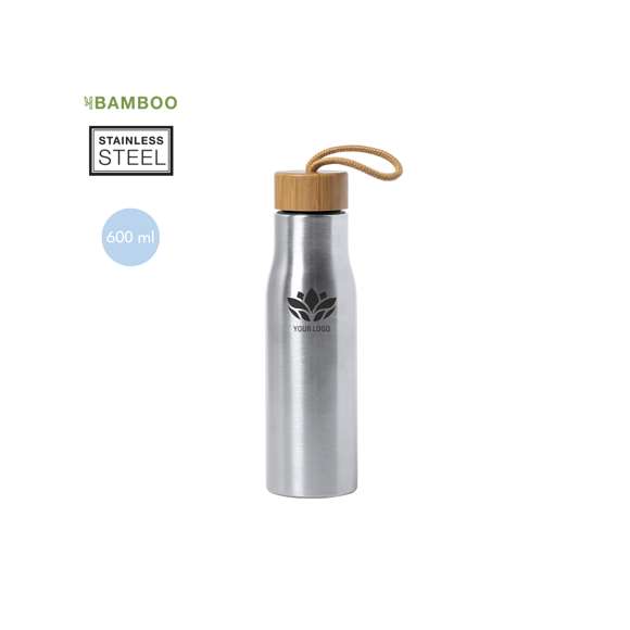 Bidón de línea nature y 600ml de capacidad. Cuerpo fabricado en acero inox y tapón en bambú con cinta de transporte. Libre de BPA y presentado en atractiva caja de diseño eco.