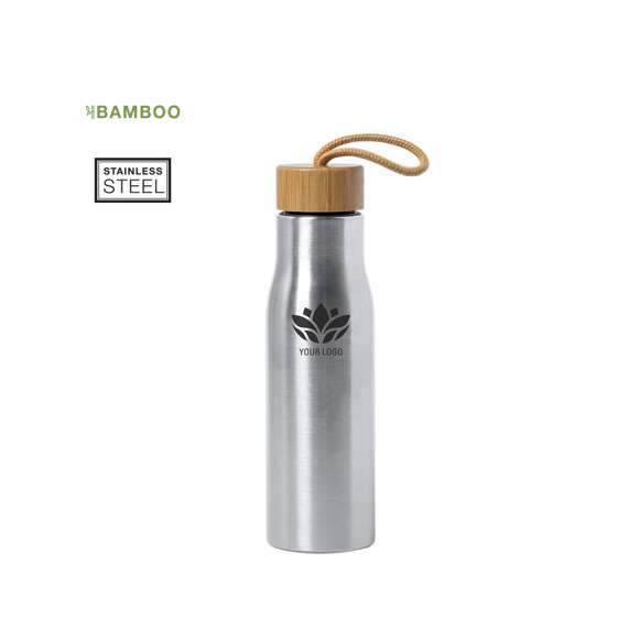 Bidón de línea nature y 600ml de capacidad. Cuerpo fabricado en acero inox y tapón en bambú con cinta de transporte. Libre de BPA y presentado en atractiva caja de diseño eco.