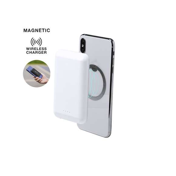 Batería auxiliar externa con tecnología de carga inalámbrica de gran capacidad -5.000 mAh-. De diseño compacto y con fijación magnética para poder usar el dispositivo mientras se produce la carga del mismo. Conexión Tipo-C de entrada de corriente y USB de salida, con cable de carga tipo C incluido. Botón ON/OFF, ledes indicadores de estado de carga y amplia superficie de marcaje. Presentada en atractiva caja de diseño, con manual de instrucciones en español e inglés. Incluye anillo adhesivo, siendo válido para todos los dispositivos con tecnología Magsafe y Qi.Las capacidades mostradas en todas nuestras baterías auxiliares externas son reales, incorporando todas ellas baterías de grado A y no recicladas, con una vida útil de al menos 500 ciclos de carga y según normativa CE. Además, están fabricadas conforme a los estándares RoHS y en cumplimiento con los siguientes requisitos de seguridad: Sistema de protección contra sobrecarga del power bank. Sistema de protección contra descarga completa que proporciona una mayor durabilidad del power bank. Sistema de bloqueo para evitar cortocircuitos. Sistema de transferencia de carga constante, acorde con la capacidad del dispositivo de destino.
