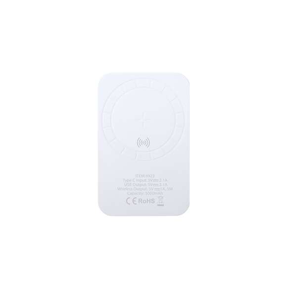 Batería auxiliar externa con tecnología de carga inalámbrica de gran capacidad -5.000 mAh-. De diseño compacto y con fijación magnética para poder usar el dispositivo mientras se produce la carga del mismo. Conexión Tipo-C de entrada de corriente y USB de salida, con cable de carga tipo C incluido. Botón ON/OFF, ledes indicadores de estado de carga y amplia superficie de marcaje. Presentada en atractiva caja de diseño, con manual de instrucciones en español e inglés. Incluye anillo adhesivo, siendo válido para todos los dispositivos con tecnología Magsafe y Qi.Las capacidades mostradas en todas nuestras baterías auxiliares externas son reales, incorporando todas ellas baterías de grado A y no recicladas, con una vida útil de al menos 500 ciclos de carga y según normativa CE. Además, están fabricadas conforme a los estándares RoHS y en cumplimiento con los siguientes requisitos de seguridad: Sistema de protección contra sobrecarga del power bank. Sistema de protección contra descarga completa que proporciona una mayor durabilidad del power bank. Sistema de bloqueo para evitar cortocircuitos. Sistema de transferencia de carga constante, acorde con la capacidad del dispositivo de destino.