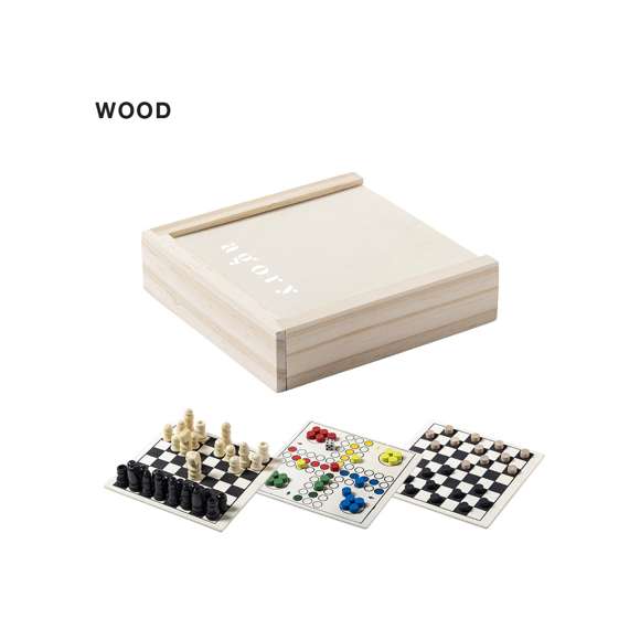 Set de juegos de línea nature. Incluye ajedrez, parchís y damas. Set presentado en estuche de madera con doble tablero de apertura deslizante.