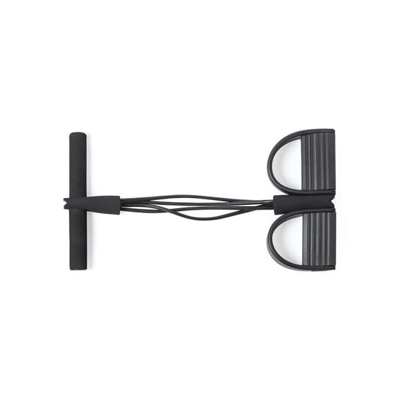 Cuerda de tensión para mantenerse en forma al aire libre o desde casa, diseñada para realizar una gran variedad de ejercicios. Fabricada en resistente combinación de ABS y EVA  con asas ergonómicas acolchadas en espuma y soportes para pies recubiertos en EVA, con calapiés de seguridad. De resistencia media y con folleto de ejercicios. Presentada en funda a juego de poliéster RPET, elaborada a partir de plástico reciclado para así fomentar la reutilización de residuos plásticos y contribuir a la sostenibilidad del planeta. Etiqueta RPET distintiva en funda.