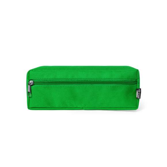 Estuche en resistente poliéster 600D RPET, elaborado a partir de plástico reciclado, para así fomentar la reutilización de residuos plásticos y ayudar a la sostenibilidad del planeta. Con cierre de cremallera en frontal y tirador metálico. Distintivo RPET en etiqueta.