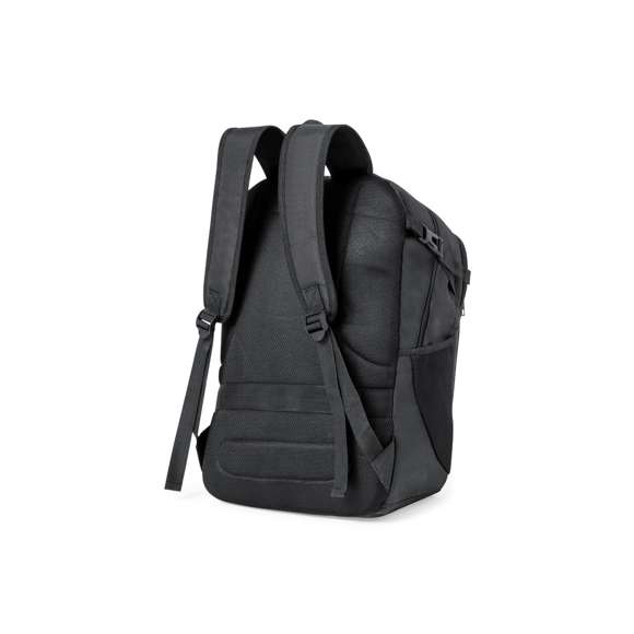 Mochila de Antonio Miró, fabricada en resistente poliéster 300D con acabados en negro. Compartimento principal y bolsillos exteriores con cierre de cremallera a juego  asa de transporte y bolsillos laterales. Cintas de ajuste laterales con cierre de hebilla y logotipo de la marca en la base. Compartimentos interiores acolchados para ordenador portátil de hasta 17 pulgadas y tablet de hasta 10 pulgadas. Parte trasera acolchada y cintas para hombros ajustables y acolchadas  con accesorio de ajuste en la parte trasera para barra de trolley.