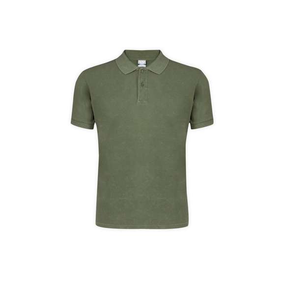 Polo manga corta unisex con efecto lavado jeans lo que hace que cada pieza sea única e irrepetible. Detalle en contraste en elástico de cuello y mangas. Confeccionado en piqué 100% algodón peinado Ring Spun de 180g/m2. Tacto suave y corte moderno. Tapeta de dos botones al tono. Doble costura en dobladillo y mangas para una mayor durabilidad y resistencia al uso intensivo. Etiqueta fácilmente removible. Disponible en tallas XS, S, M, L, XL y XXL.