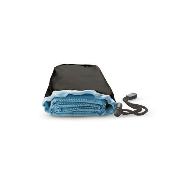 <p><span style="color: rgb(119,119,119);background-color: rgb(255,255,255);font-size: 13px;font-family: Open Sans", Arial, sans-serif;">Toalla de deporte en bolsa de nylon. Toalla 70% poliéster, 30% poliamida.</span>&nbsp;</p>