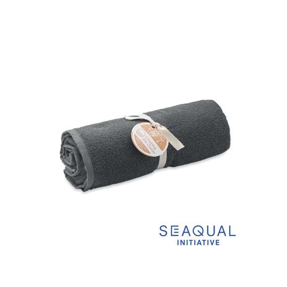 <p><span style="color: rgb(119,119,119);background-color: rgb(255,255,255);font-size: 13px;font-family: Open Sans", Arial, sans-serif;">Toalla de baño o playa de jacquard ecológico de tejidos reciclados. 70% algodón reciclado y 30% oliéster reciclado SEAQUAL®. 500 gr/m².</span>&nbsp;</p>
