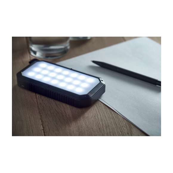 Cargador solar de 8000 mAh