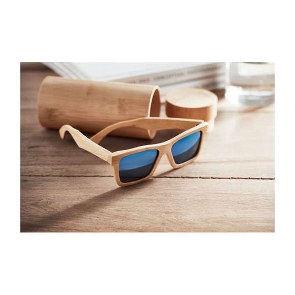 Gafas de sol y estuche bambú