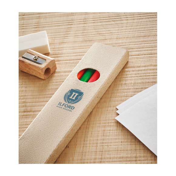 4 lápices de colores en caja