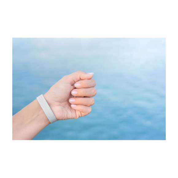 Pulsera de papel con semillas