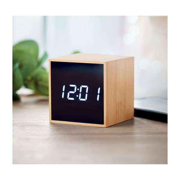 Reloj despertador y temperatura