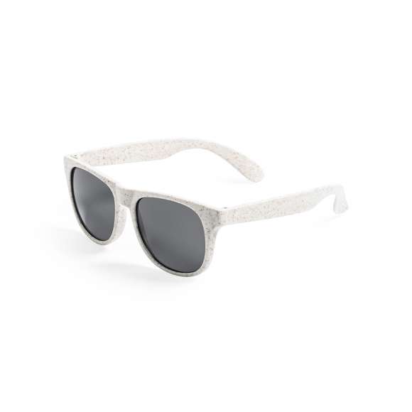  	Gafas de sol de línea nature con protección UV400 y lentes en color negro. Montura y patas fabricadas en caña de trigo con distintivo Wheat Straw, para así fomentar la utilización de materias primas naturales y reducir las emisiones contaminantes.. Disponibles en variada gama de colores y presentadas en atractivo estuche de diseño eco.