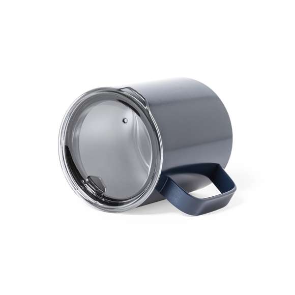 Taza térmica de acero inox, con doble pared y aislamiento de cobre al vacío, que permite mantener el calor y el frio durante un tiempo más prolongado, llegando a las 8 y 24 horas respectivamente. De 420ml de capacidad, y disponible en colores metalizados. Presentada en atractiva caja de diseño.