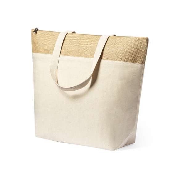 Bolsa térmica en resistente material 100% algodón de 225g/m2, con parte superior en yute laminado y asas de algodón. Compartimento principal con cierre de cremallera y tirador metálico, con interior isotermo de aluminio. De acabado cosido, con asas medianas reforzadas y resistencia hasta 7kg de peso.